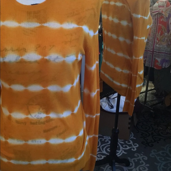 🚨Michael Kors Orange Knit Tie Dye Shirt M - Picture 4 of 5